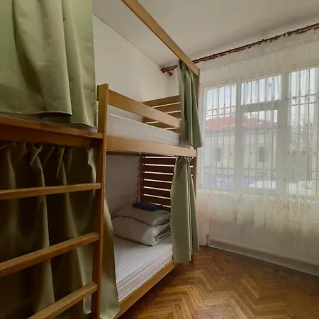 Buddha Bodoni Hostel